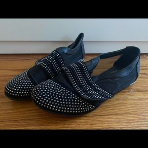 Black women flat shoes